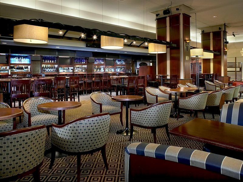 Фото Sheraton Gateway Hotel In Toronto International Airport