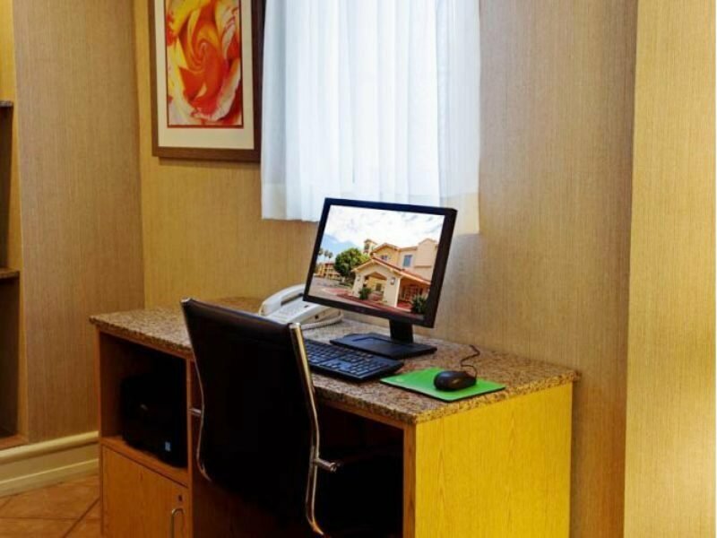 Фото La Quinta Inn by Wyndham San Diego Chula Vista