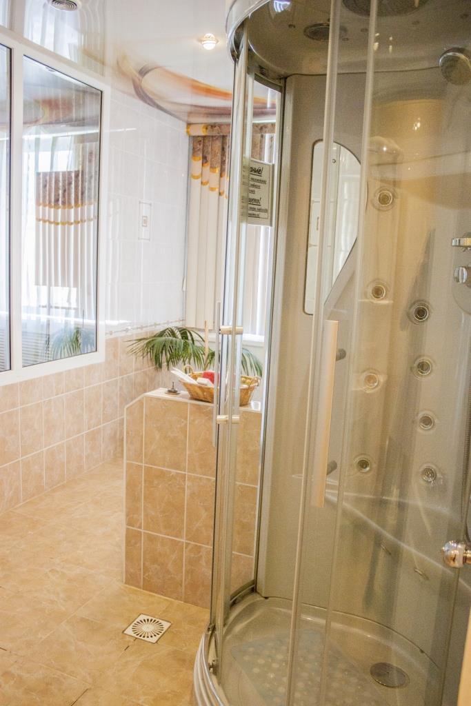 Фото Селена