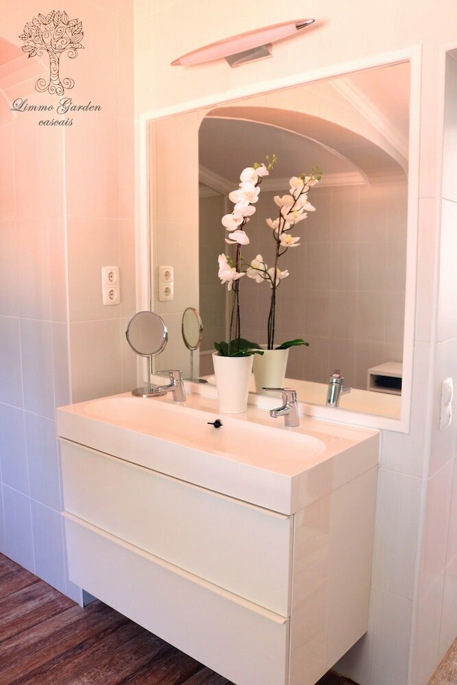 Фото Limmo Garden Guest House