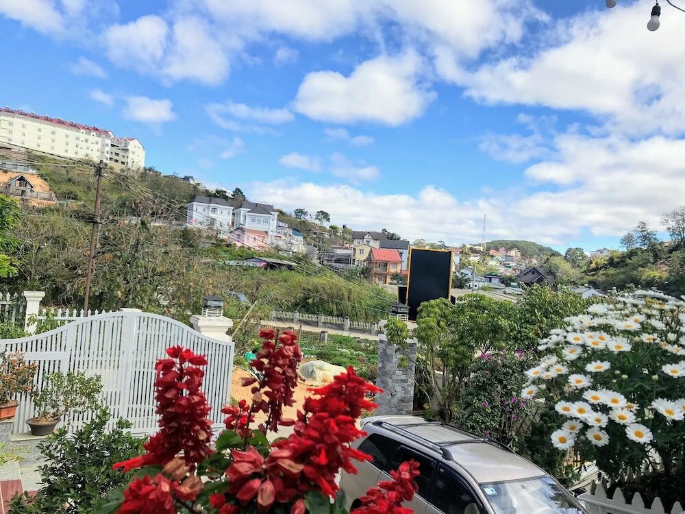 Фото Tomorrow Homestay Da Lat