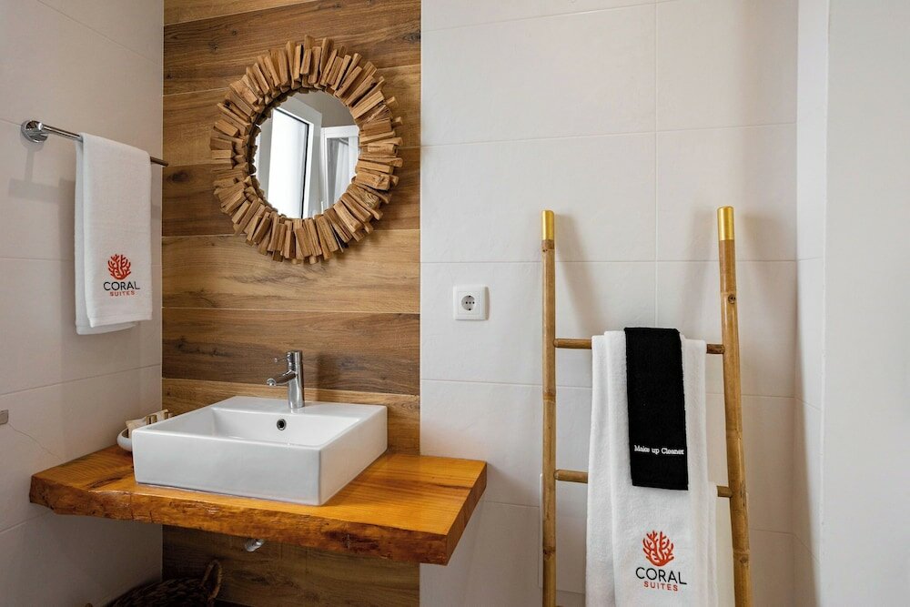 Фото Coral Botique Suites