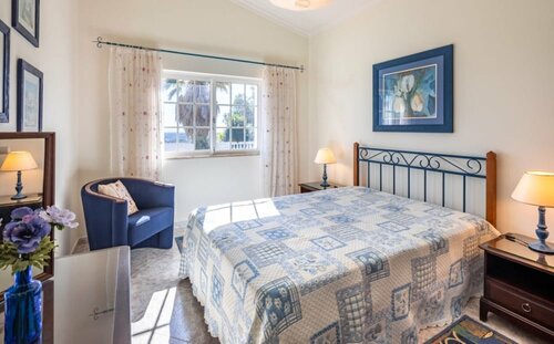 Гостиница Beautiful 3-bed Villa in Faro Spool & Seaview в Фару