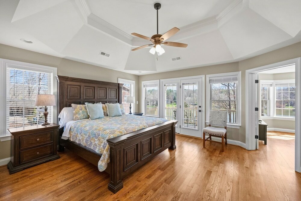 Фото Lake Living by Avantstay Sleeps 22 + Dock, Pool