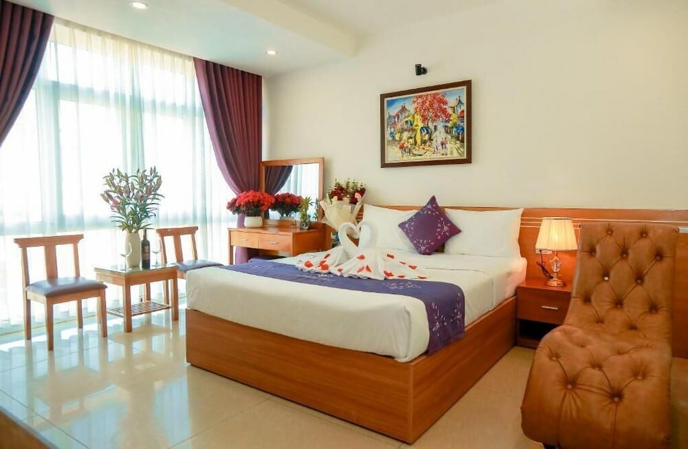 Фото Aloha Hotel Tay Ho -by Bay Luxury