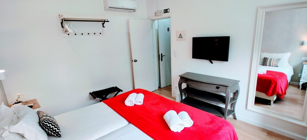 Фото Lisbon Terrace Suites for Large Groups