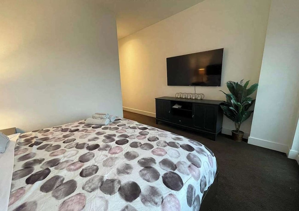 Фото Waterfront Deluxe Residences