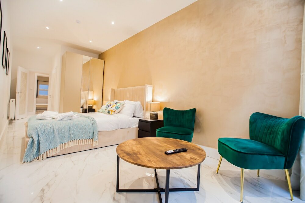 Фото Luxury Fulham 3 bedroom Garden House