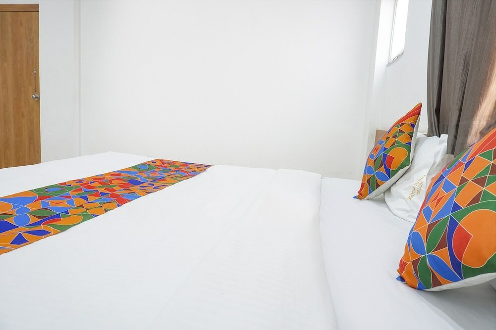 Фото Fabhotel White House