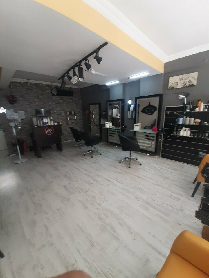 مصففو الشعر Hairdresser Dogus Baysener ، إزمير، صورة