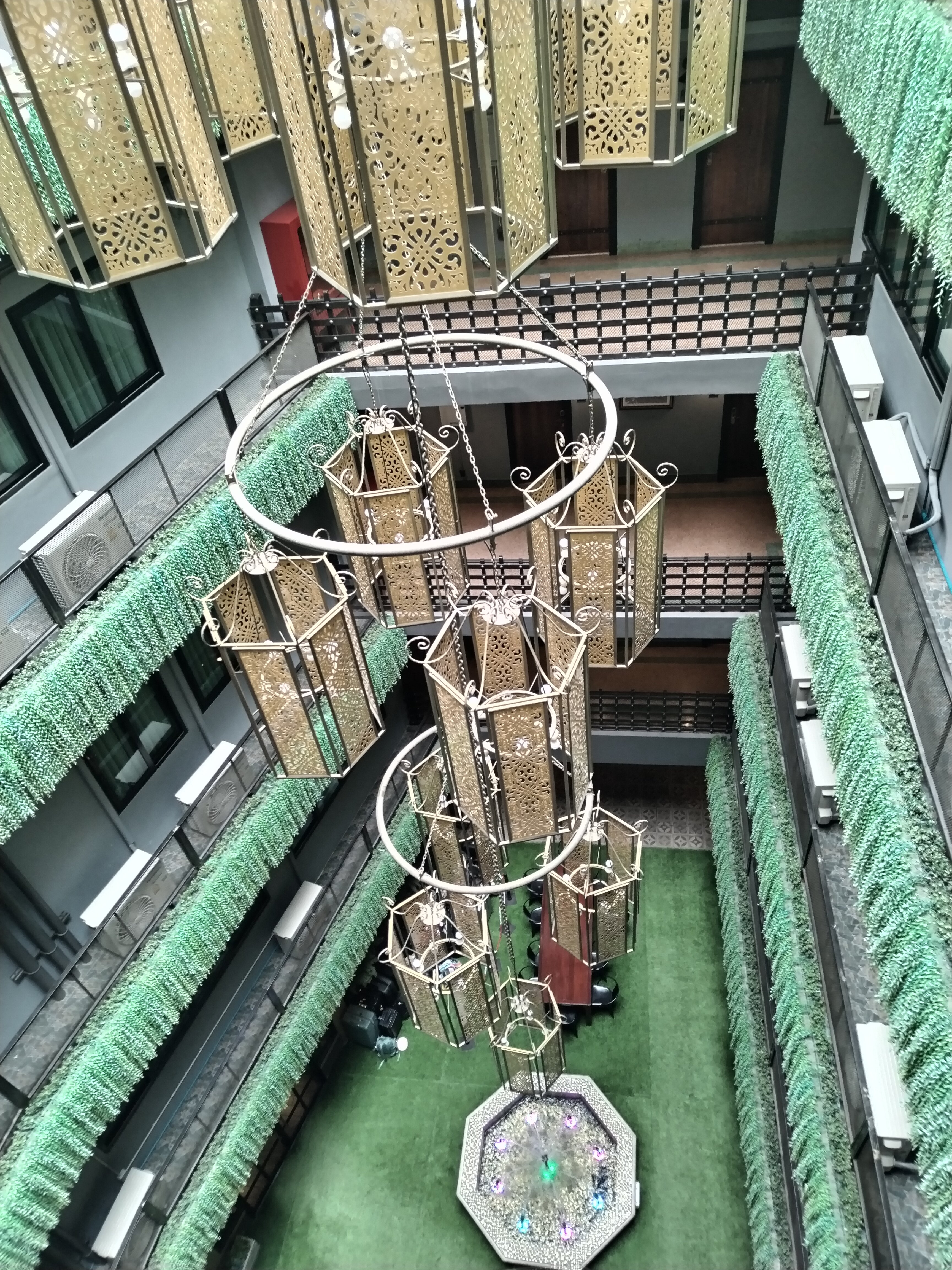 Фото W22 by Burasari