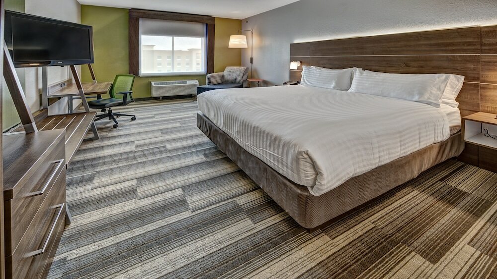 Фото Holiday Inn Express Hotel & Suites Corsicana, an Ihg Hotel