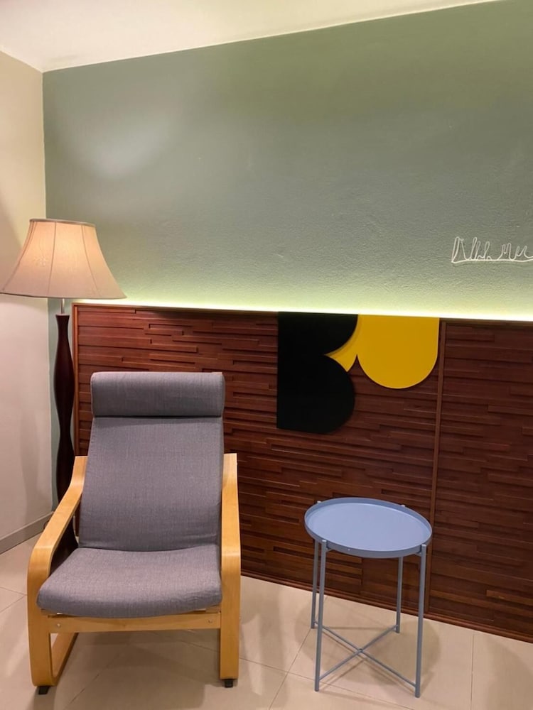 Фото The Royal Bee Apart Hotel