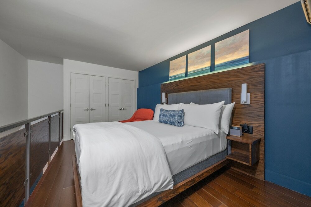 Фото The Frances Modern Inn