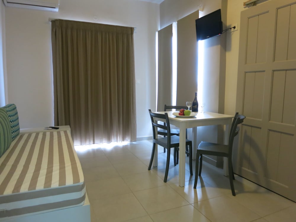 Фото Amaryllis Hotel Apartments