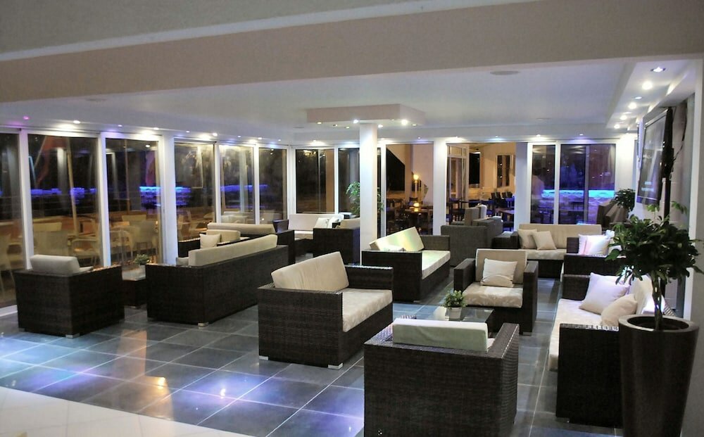 Фото Flamingo Beach Hotel