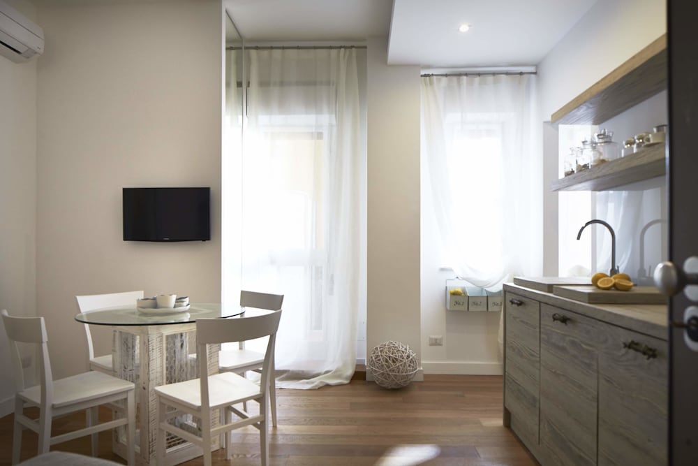 Фото Ferrini Home - Etnea Portrait