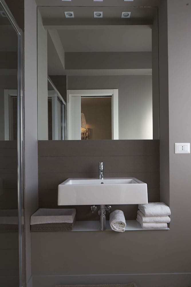 Фото Ferrini Home - Etnea Portrait