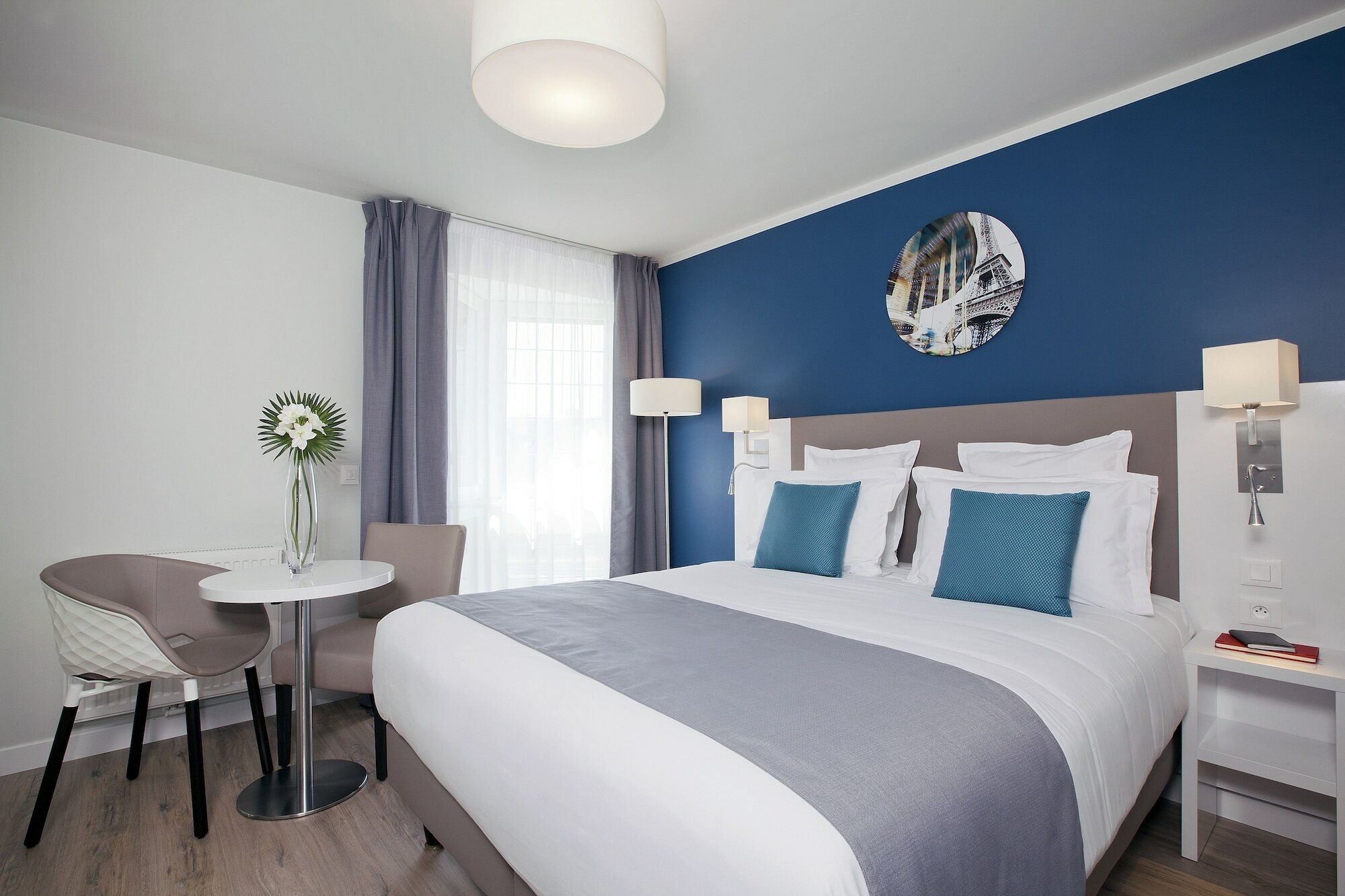 Фото отеля 2