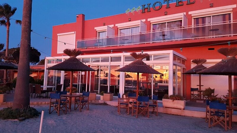Гостиница Citotel La Potiniere в Йере