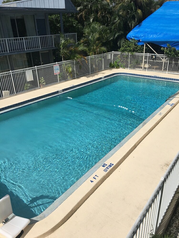 Фото Days Inn by Wyndham Stuart