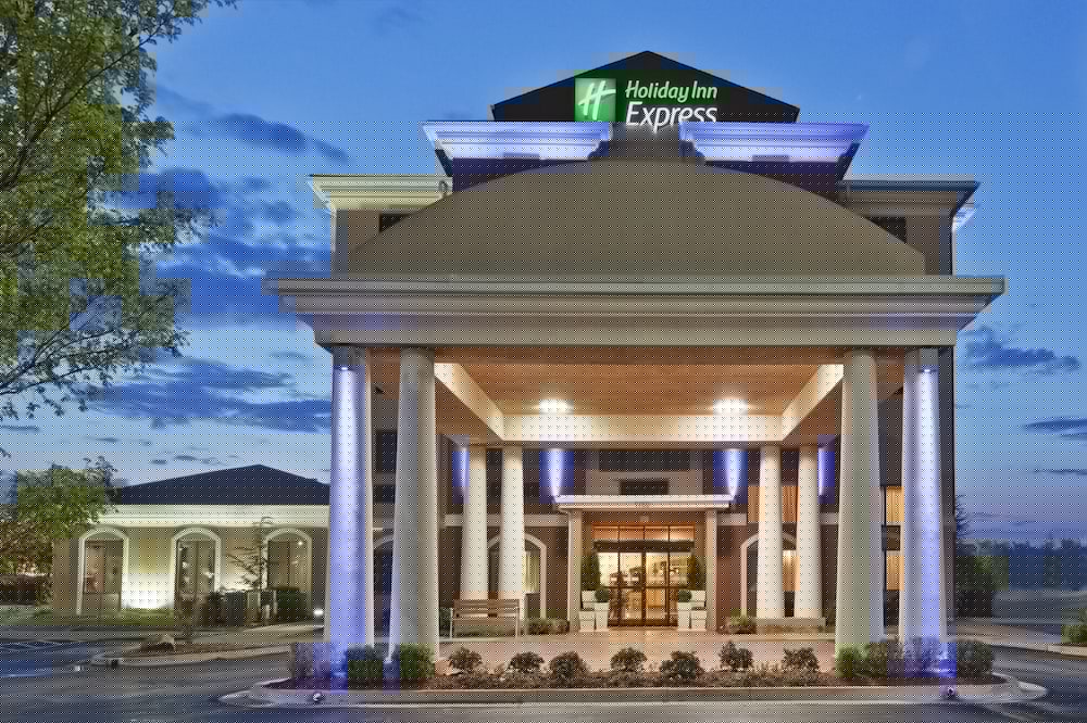 Фото Holiday Inn Express & Suites Midwest, an Ihg Hotel