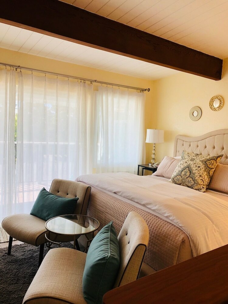 Фото Seafoam Lodge