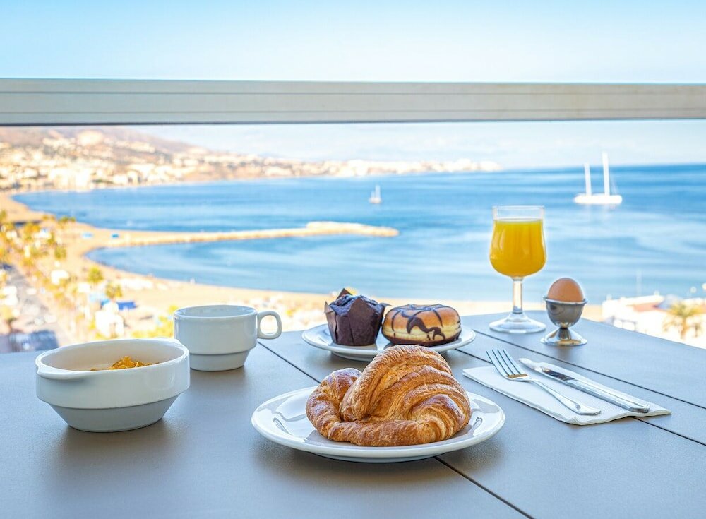 Фото Hotel Pyr Fuengirola