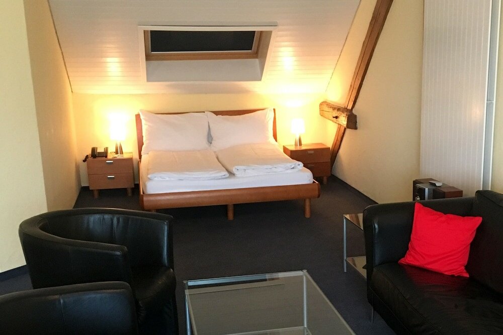 Фото Hotel Baeren Suhr