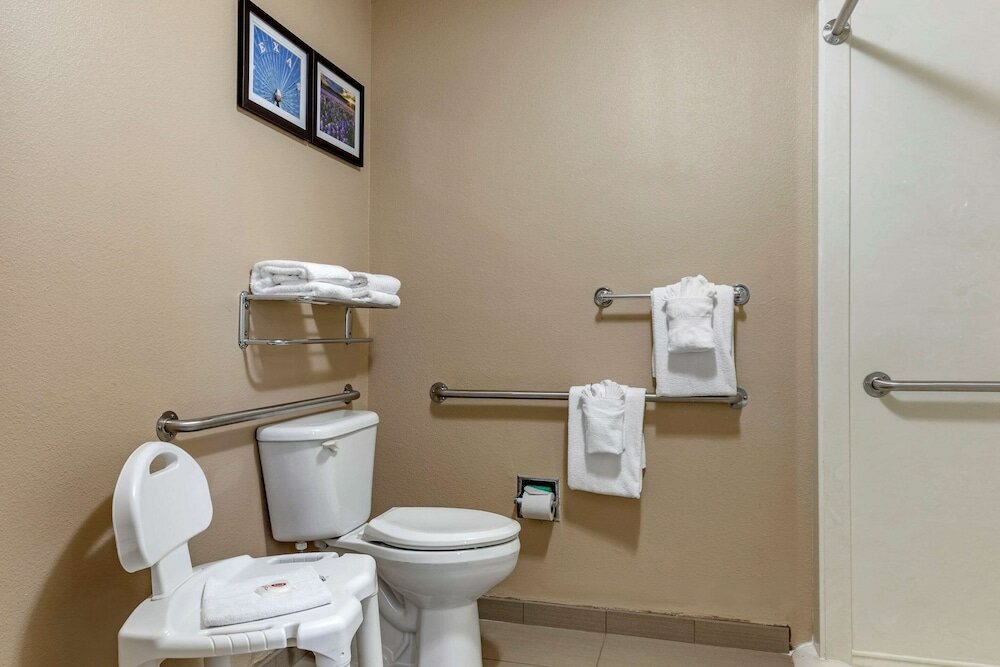 Фото Comfort Suites Waco North - Near University Area