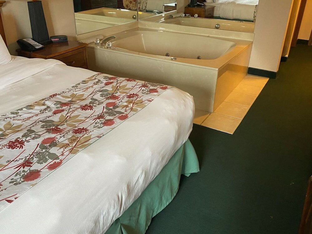 Фото Hometown Inn