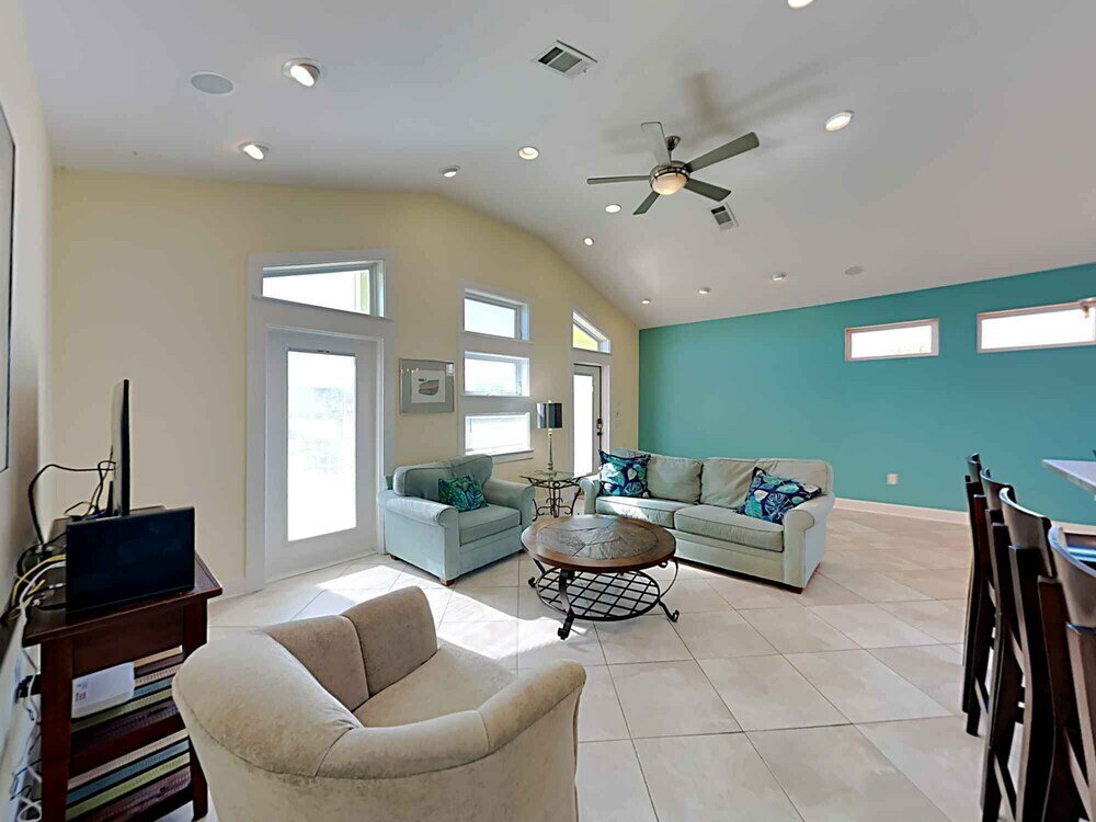 Фото Lazy Urchin Seaclusion