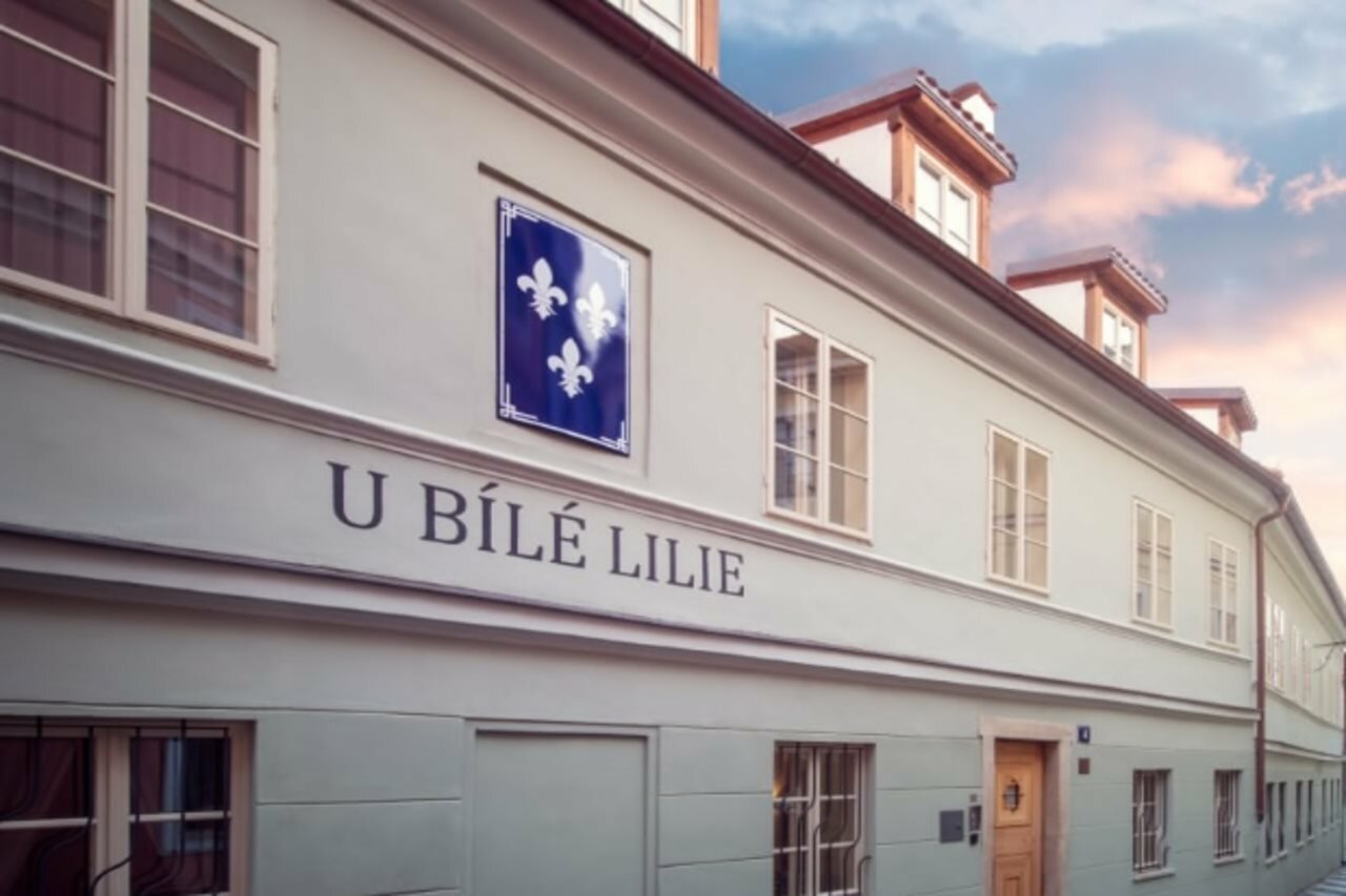 Фото Hotel At the White Lily