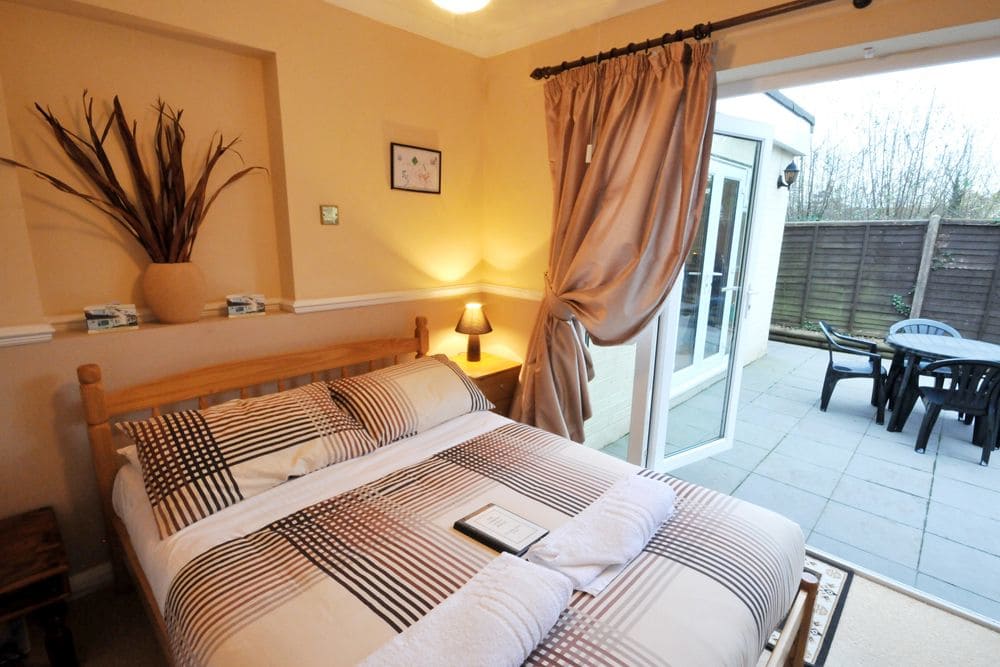 Фото Flexistay Ambers Gatwick Aparthotel