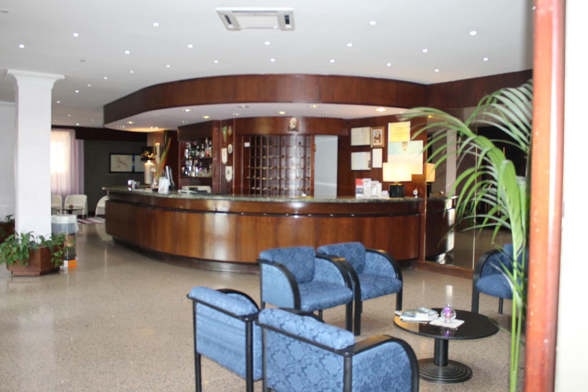 Фото отеля 2