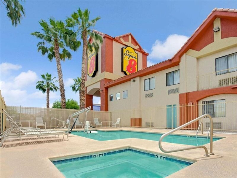 Фото Super 8 by Wyndham Tucson/Grant Road Area Az