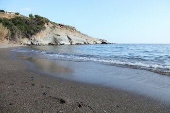 Фото Elena's Beach Garden by Estia