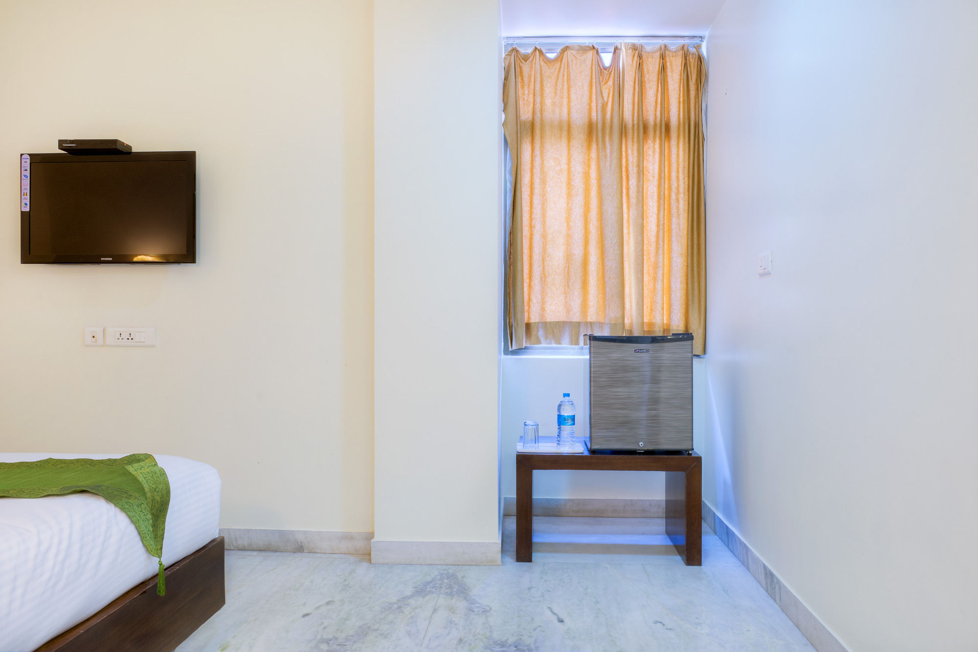 Фото Hotel Corporate Inn