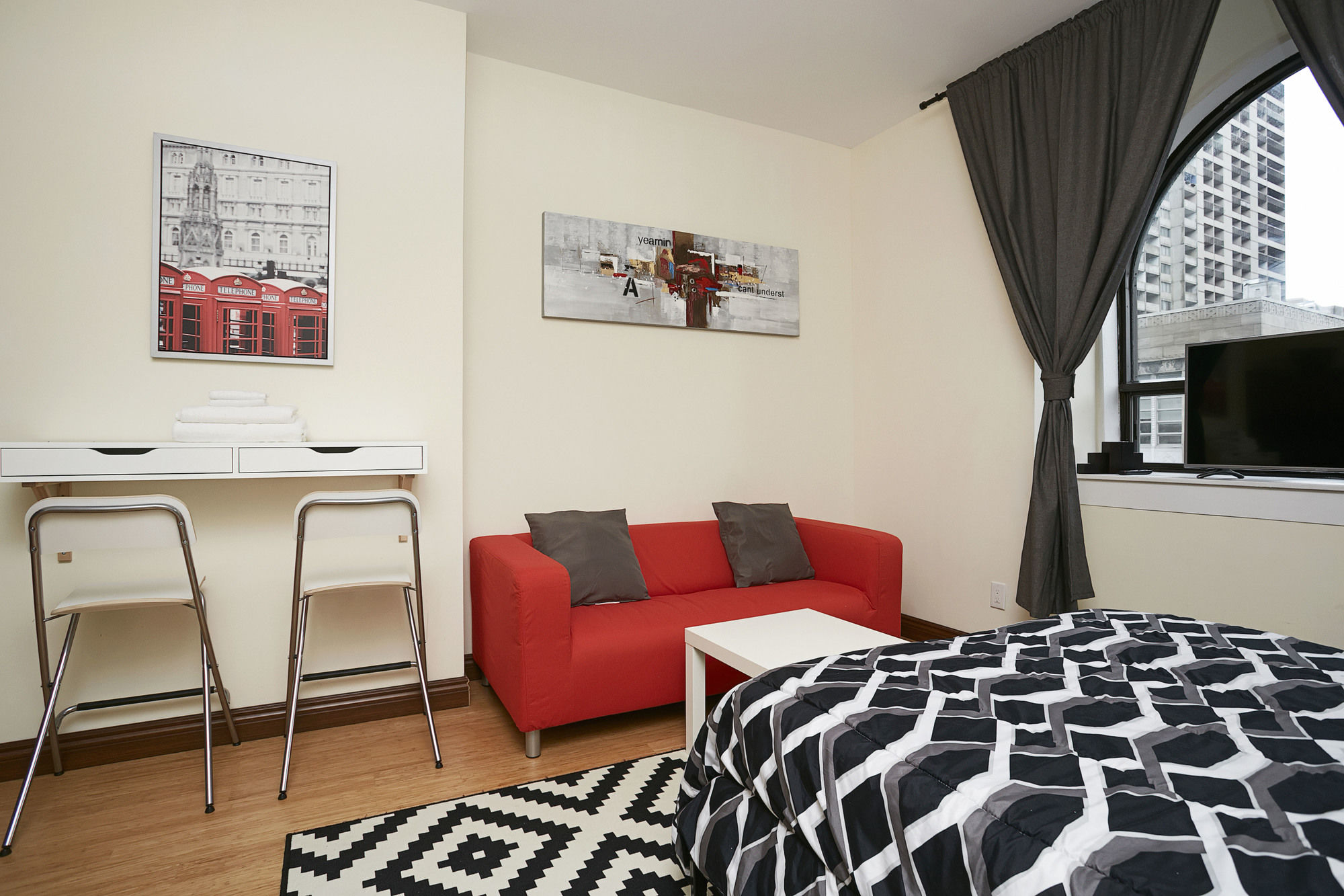 Фото Destination Stays Montreal Downtown