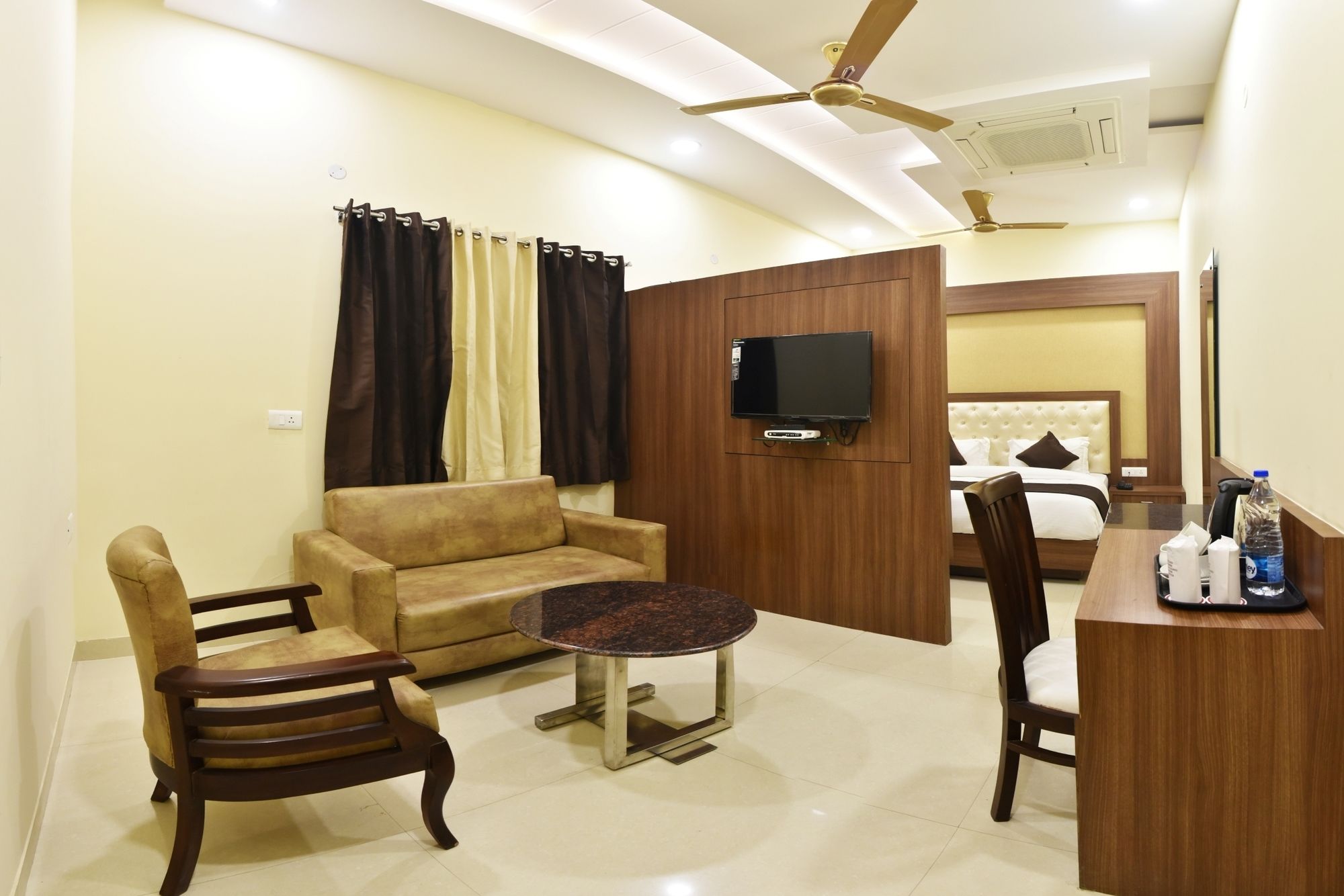 Фото Hotel Amritsar International