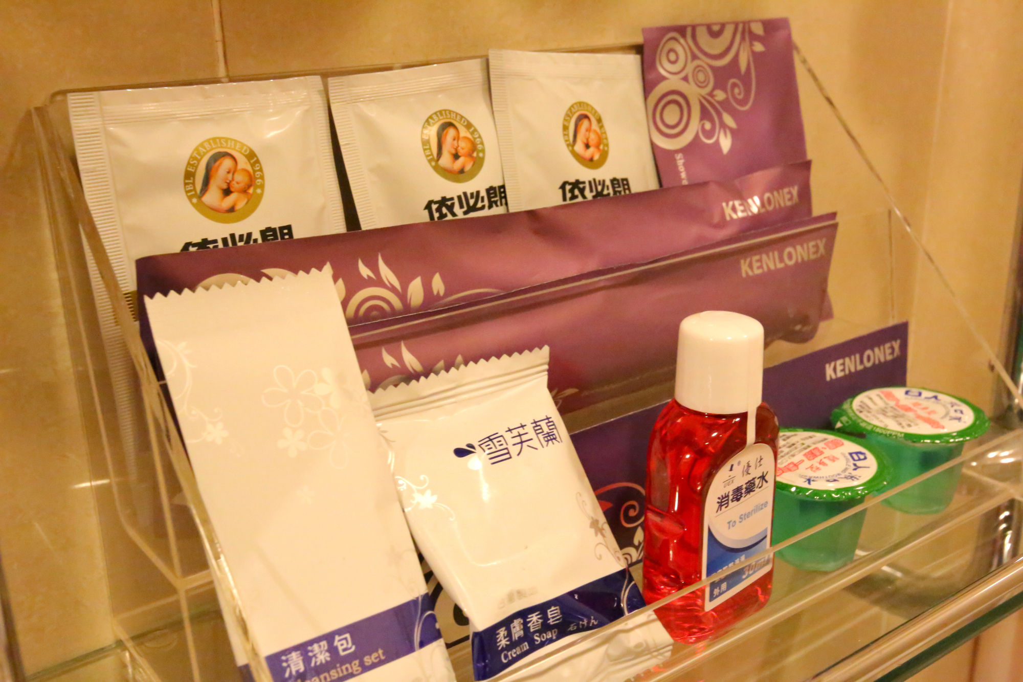 Фото Elegance Hotel Taipei