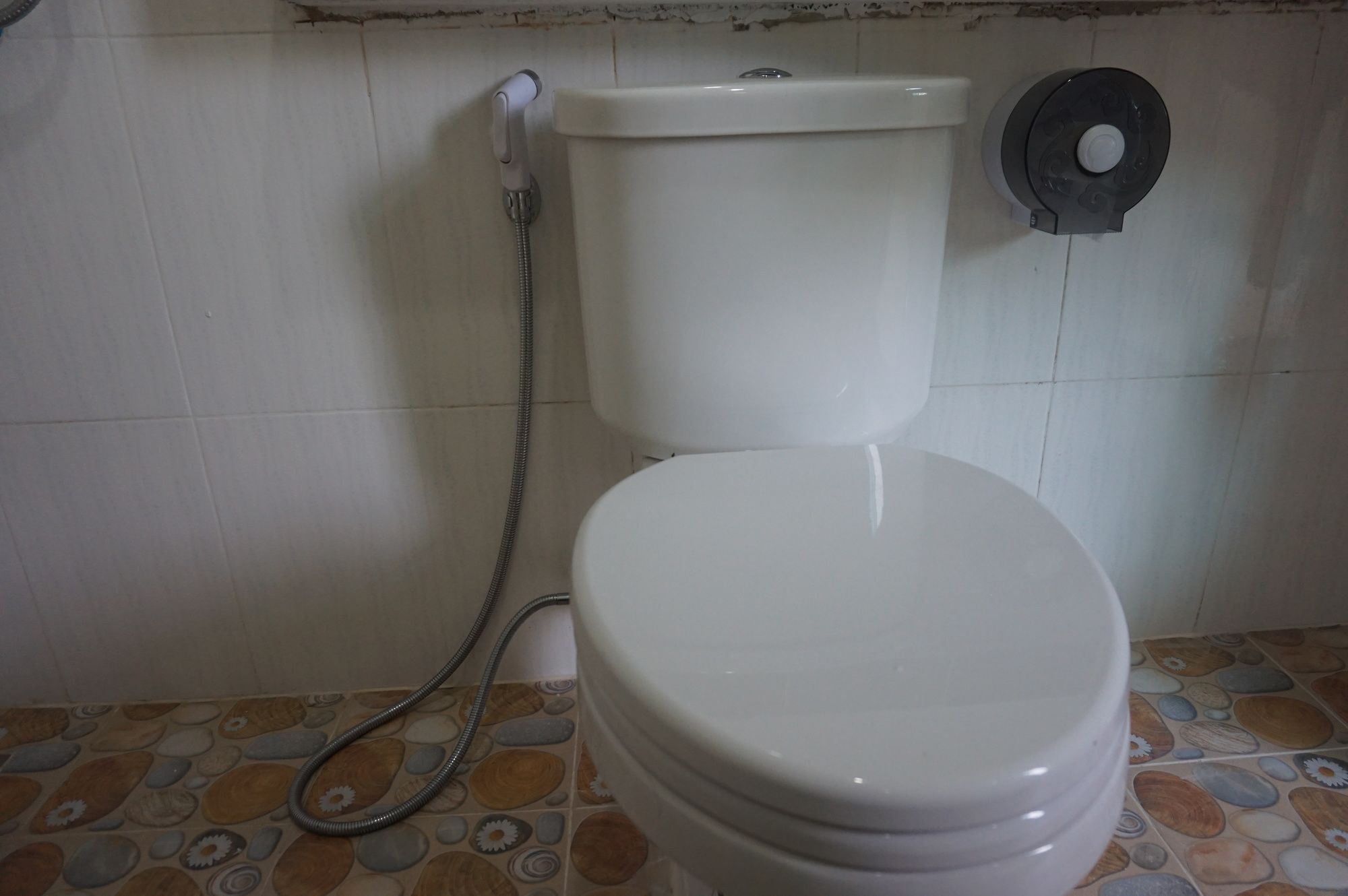 Фото Maesot Siri Hotel