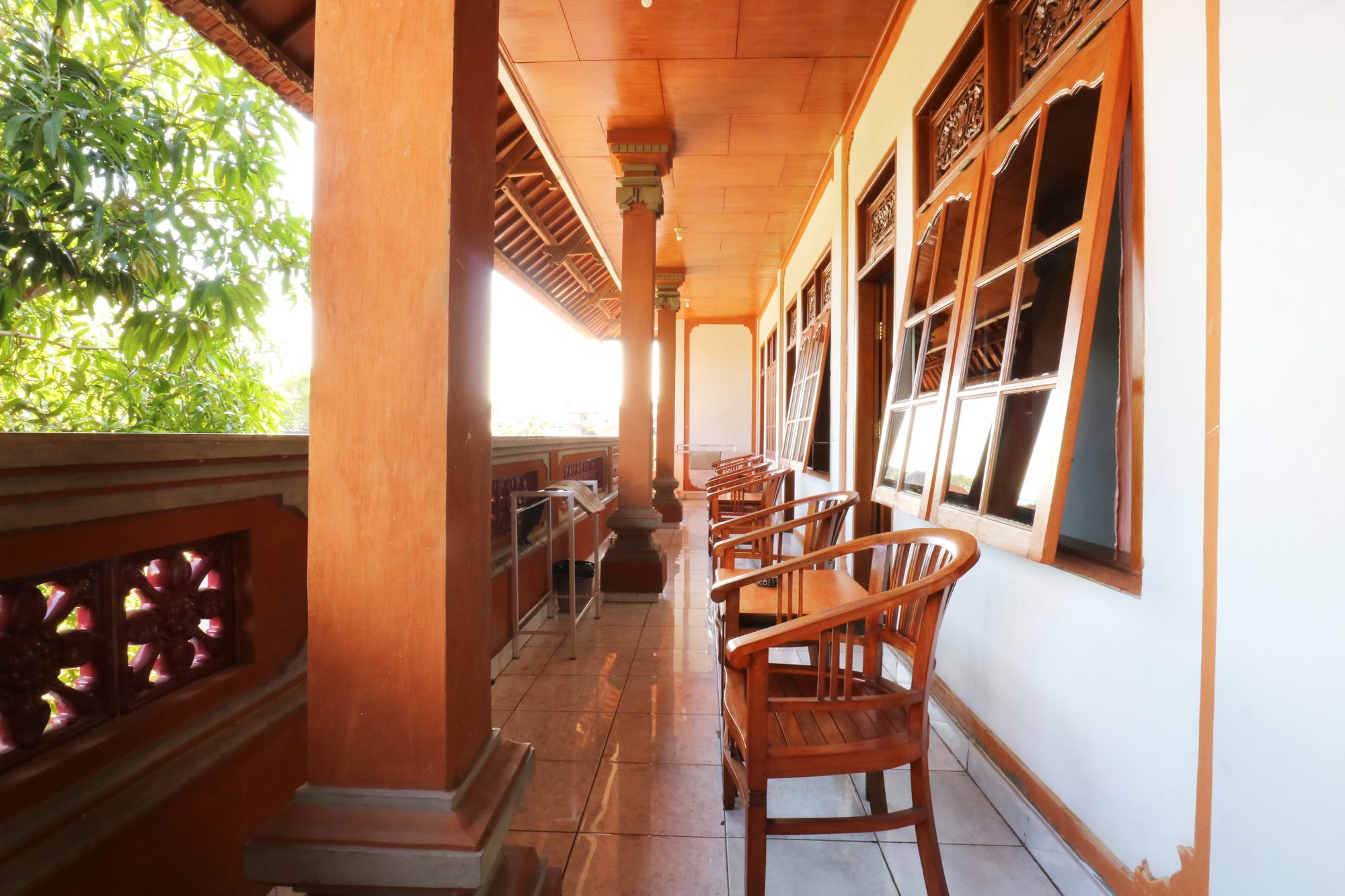 Фото Taman Mekar Beach Inn 2