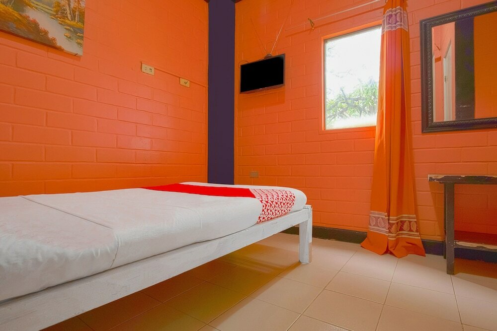 Фото Oyo 749 La Maria Pension And Tourist Inn Hotel