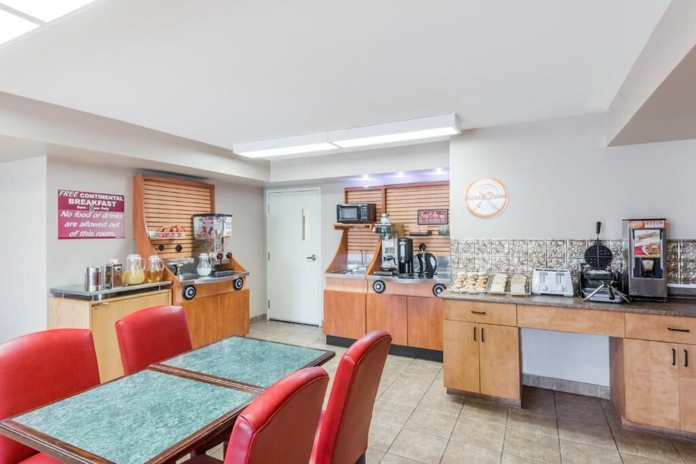 Фото London Travel Inn