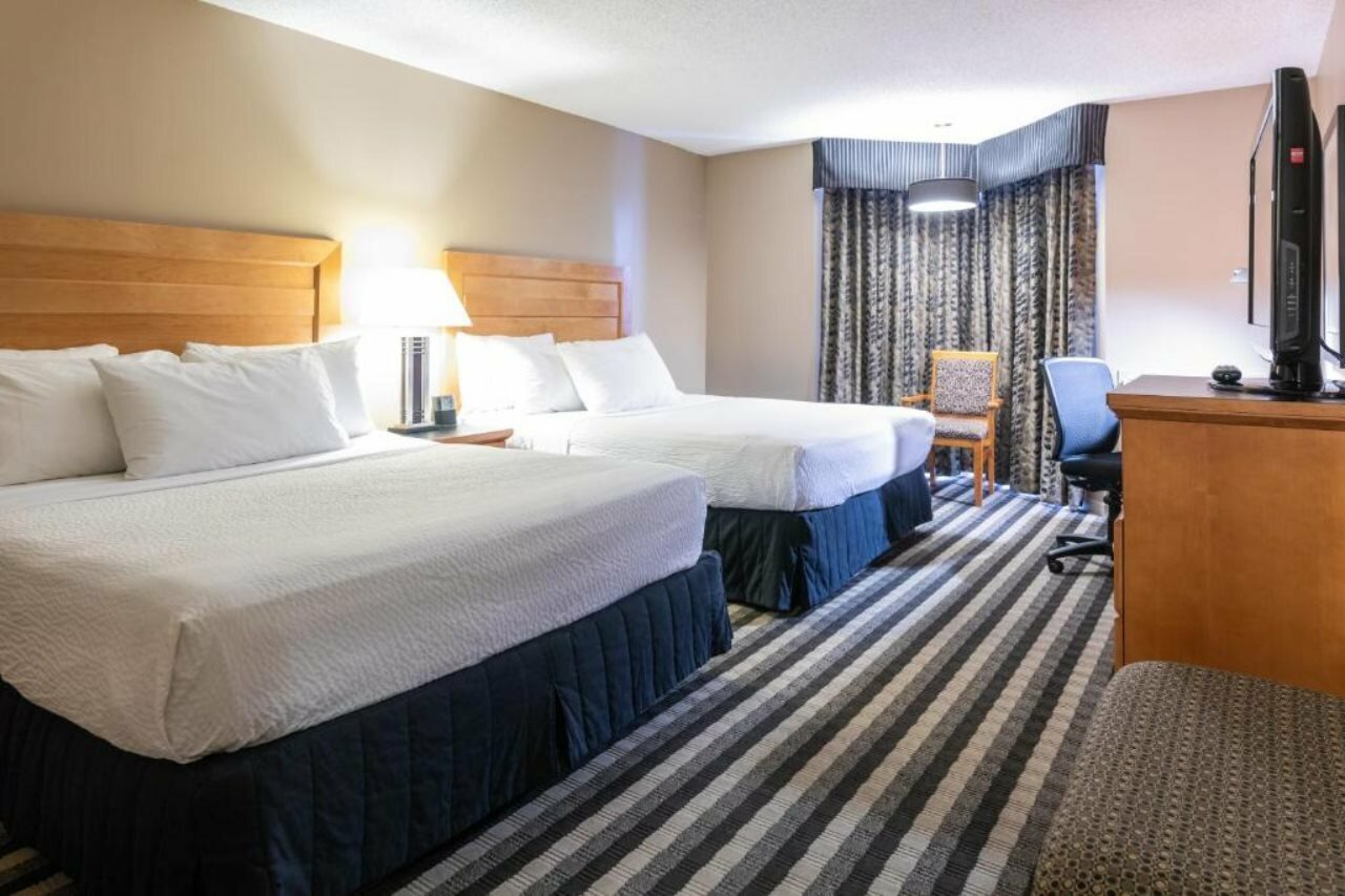 Фото Royal West Edmonton, trademark Collection