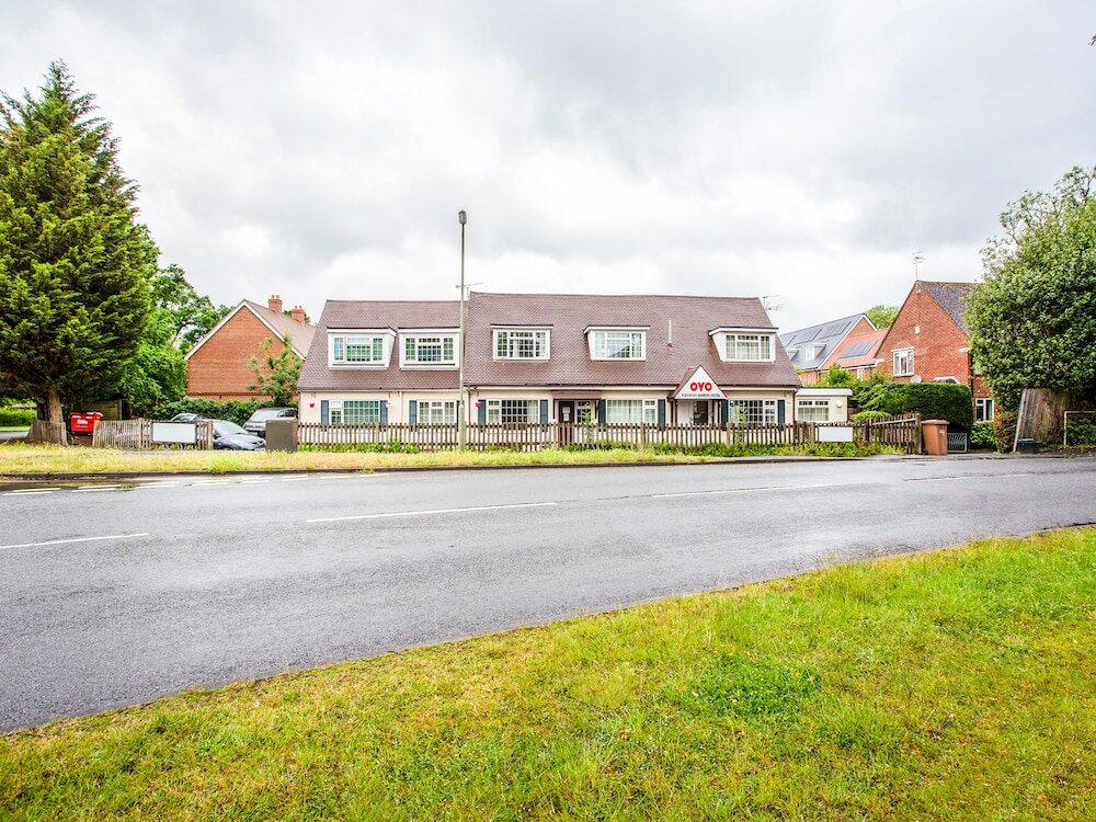 Фото Flexistay Ambers Gatwick Aparthotel