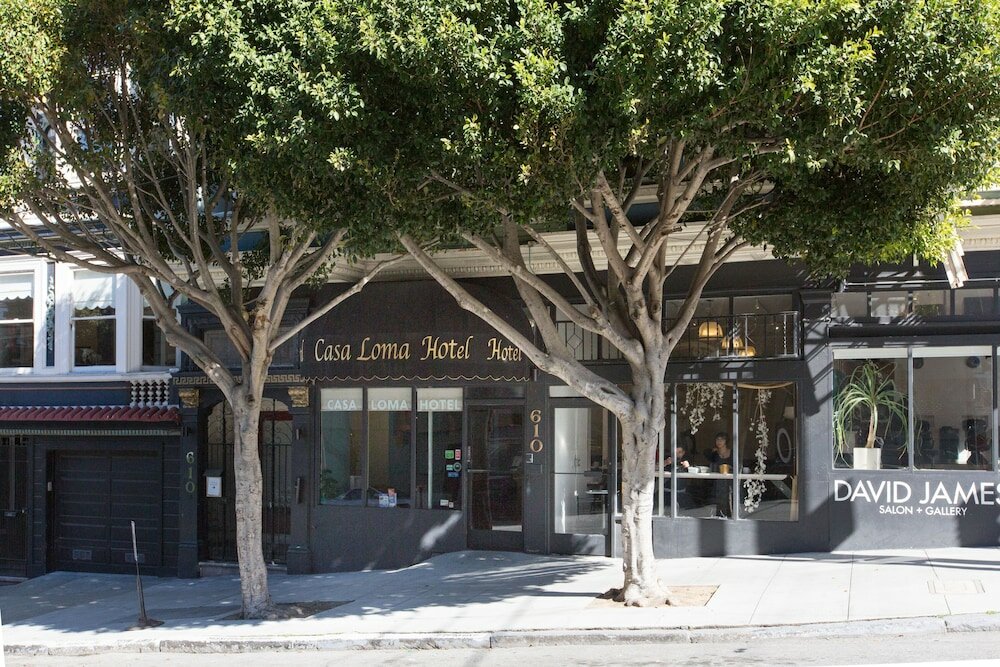 Фото Casa Loma Hotel