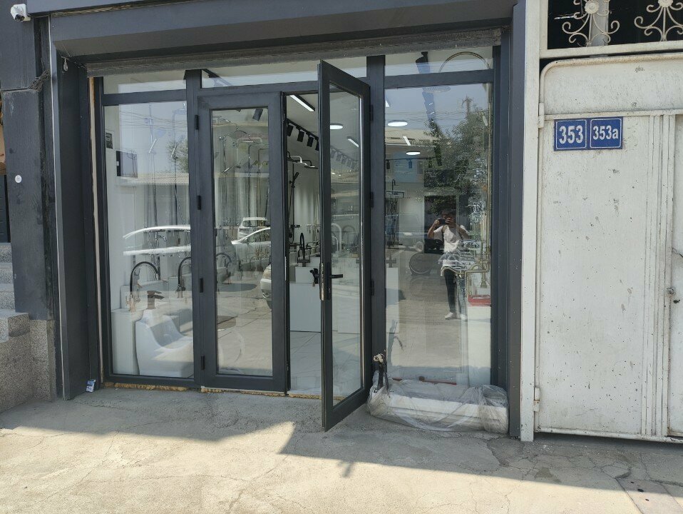 Plumbing shop Lamberg, Osh, photo