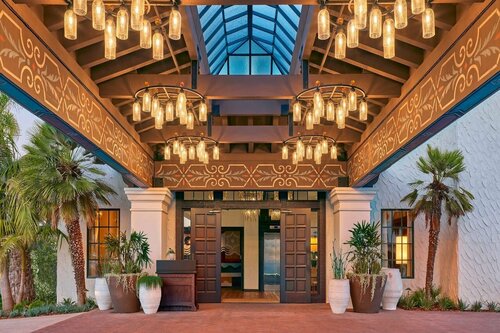 Внешний вид отеля Mar Monte Hotel, in The Unbound Collection by Hyatt в Санта-Барбаре, фото 2